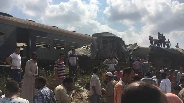 صور حادث قطار الأسكندرية اليوم 